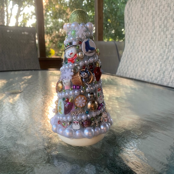 *** SOLD *** “Christmas Kittens In The Snow” Junkdrawer Tree Handmade Decoration - Picture 11 of 13